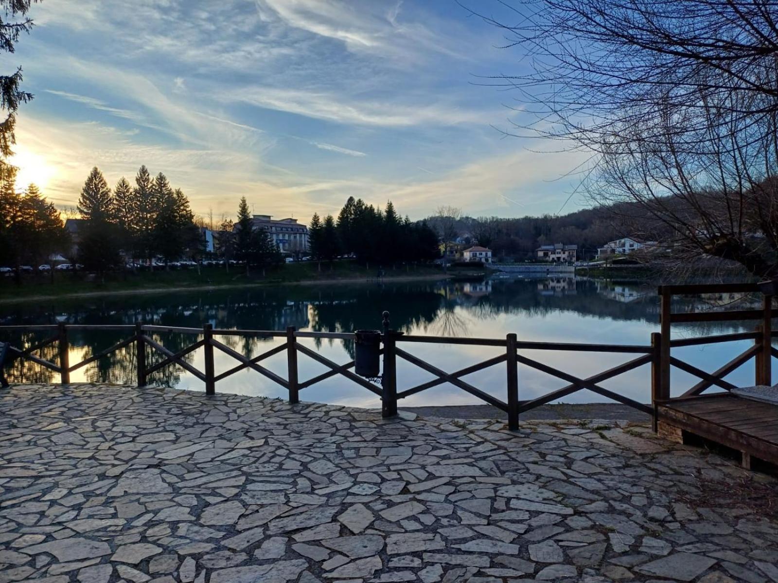 B & B Sotto Al Lago Nemoli Exterior foto